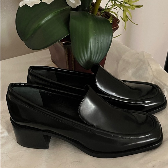 Reformation Noah Black PatenHeeled Loafers - Picture 2 of 11